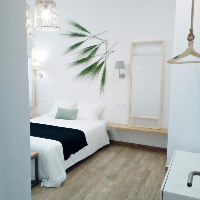 Sunny Stay Guest Houses - Double Room with Private Bathroom - 1