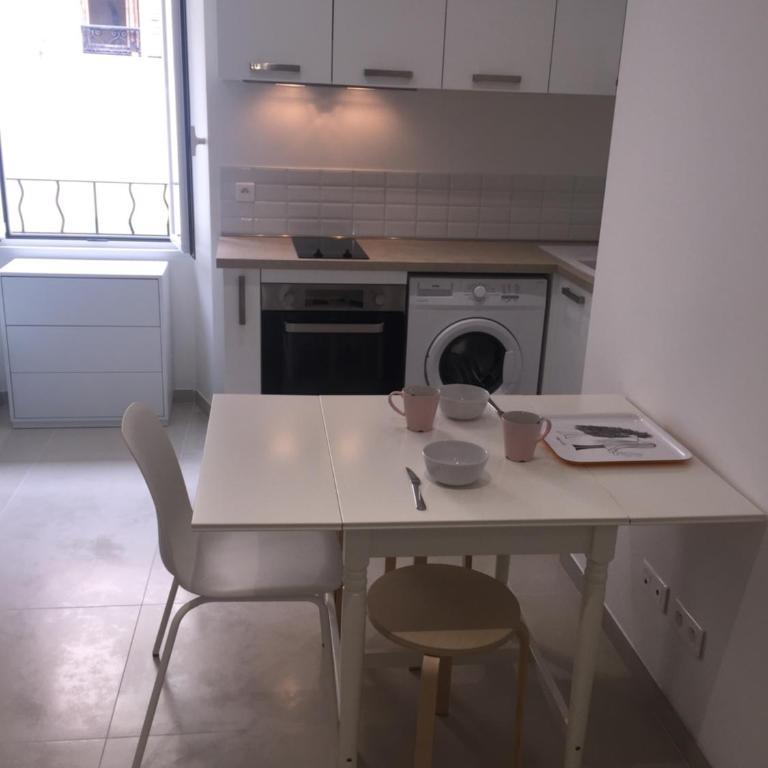 Menton 2 pièces climatisé à côté de la plage rue palmaro - One-Bedroom Apartment - 2