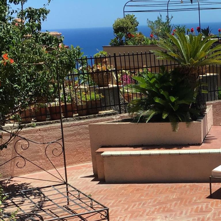 CASA DORA With Garden,Sea View + Parking - Casa con 3 Camere da Letto - 4