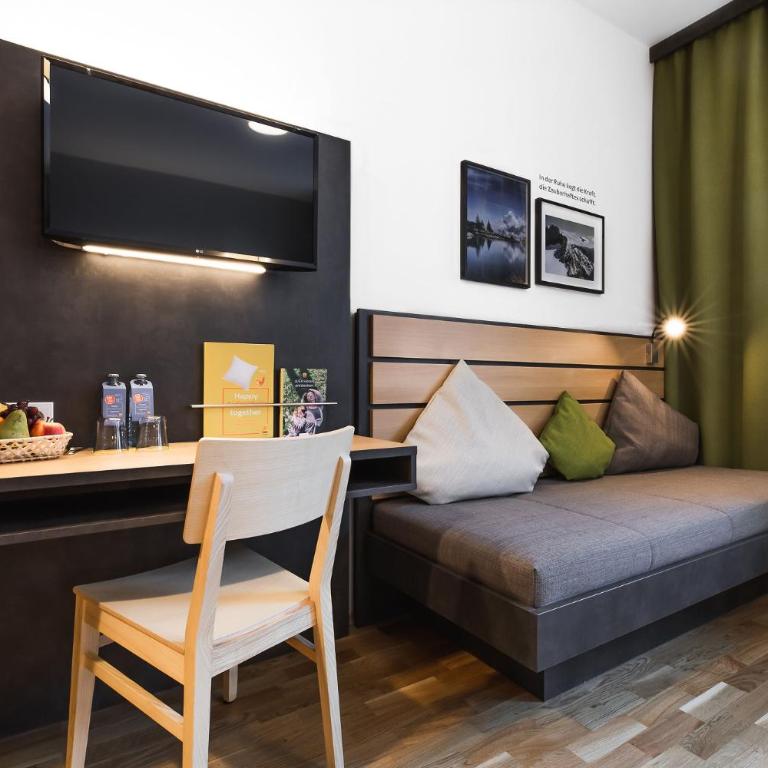 JUFA Hotel Schladming - Superior Dreibettzimmer - 1