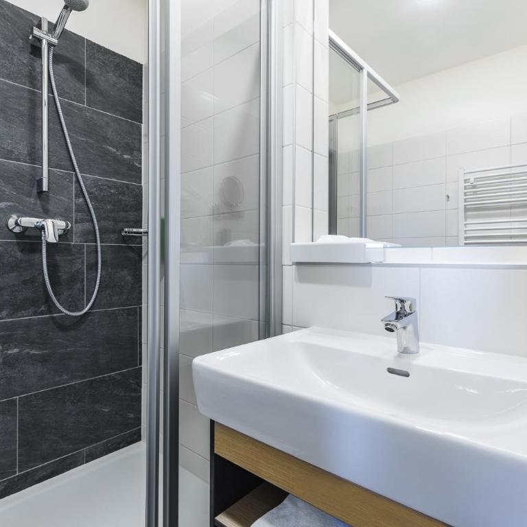 JUFA Hotel Schladming - Superior Doppelzimmer - 5