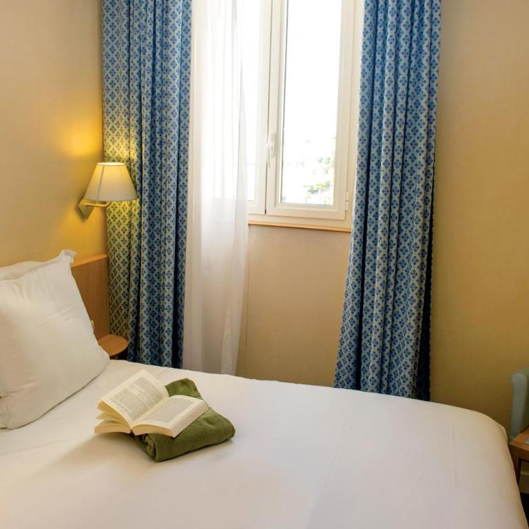 Hôtel Vacances Bleues Villa Caroline - Chambre Double Côté Parc - 4