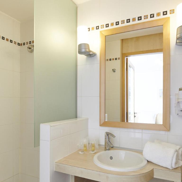 Hôtel Vacances Bleues Villa Caroline - Chambre Triple - 2