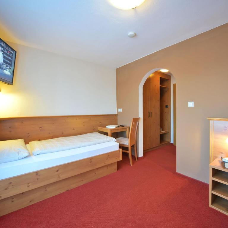 Pension Piovesan - Zweibettzimmer mit Balkon - 2