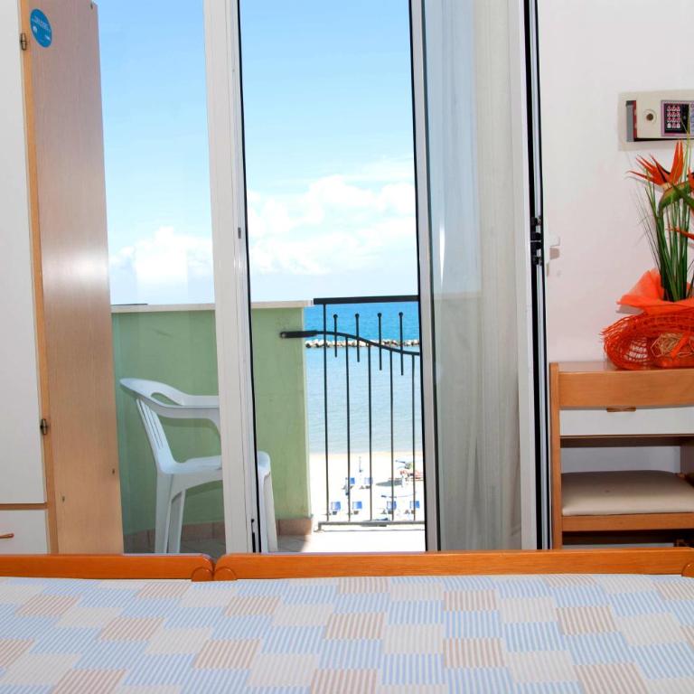 Hotel Silvana - Camera Quadrupla con Vista Mare - 1