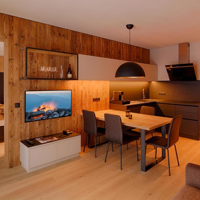 K1 Mountain Chalet - Luxury Apartements - Appartamento Deluxe con Vista Giardino - 3