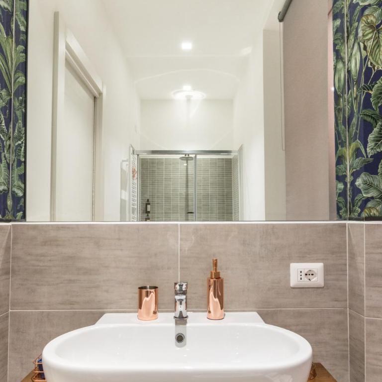 Lovely Rome Apartments - Historic City center - Apartment - 10