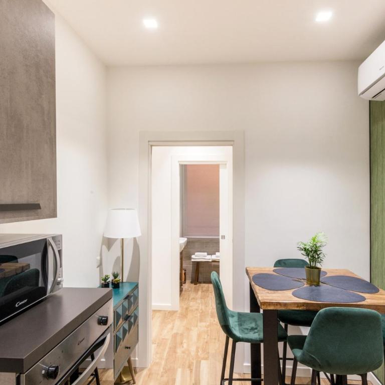 Lovely Rome Apartments - Historic City center - Apartment - 14