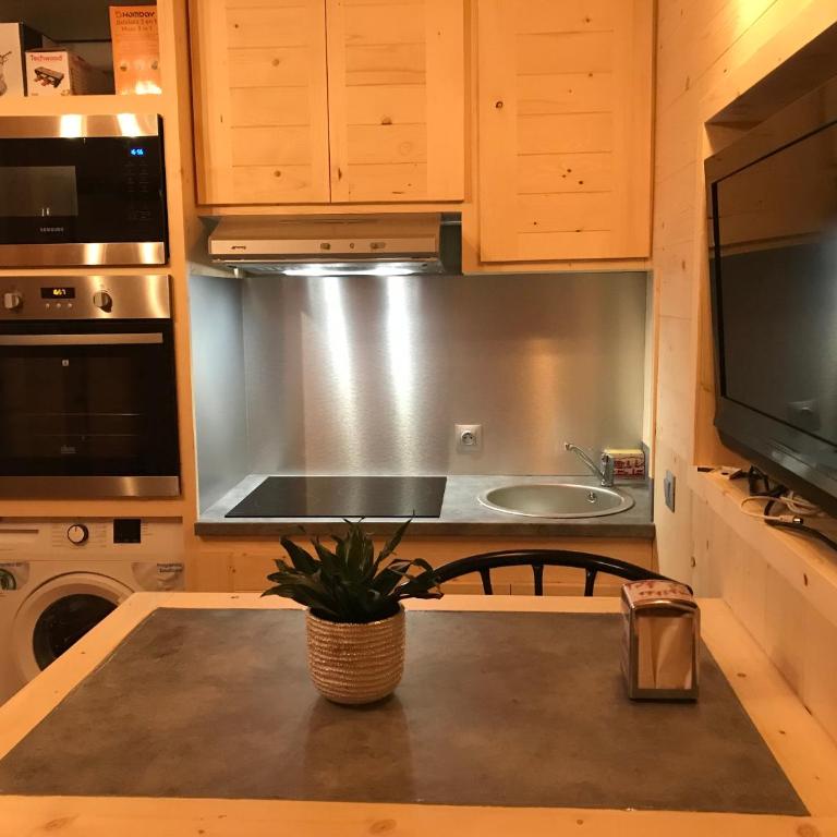 Gîte Bella Vita - Studio avec Baignoire Spa - 5
