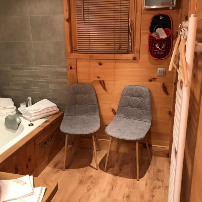 Gîte Bella Vita - Studio avec Baignoire Spa - 13