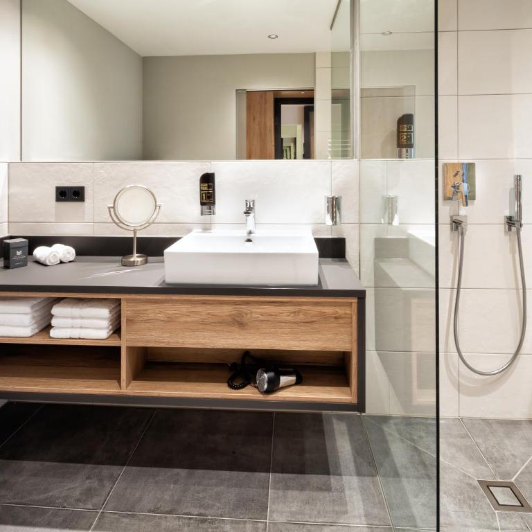 Hotel Modern Mountain - Deluxe Doppelzimmer mit Balkon - 4