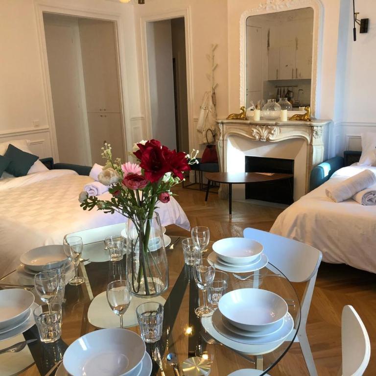 RESIDENCE MONTORGUEIL - Appartement 2 Chambres - 27