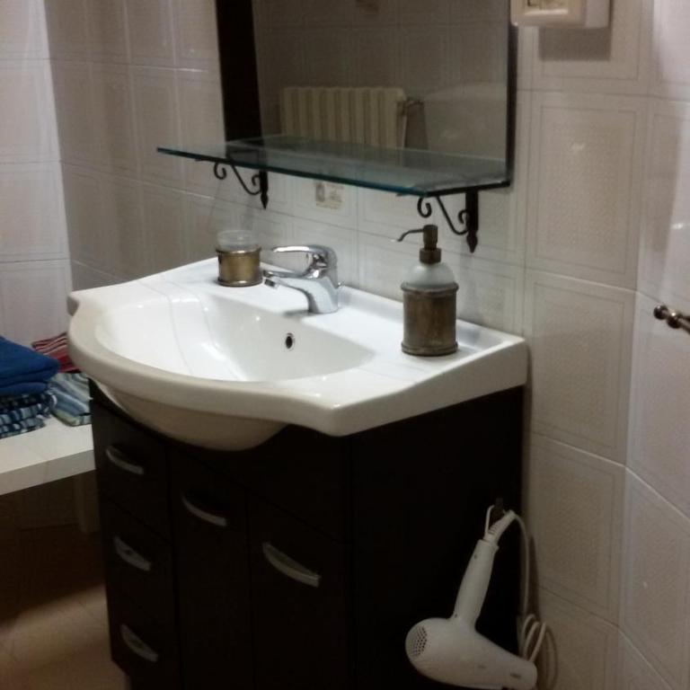 B&B Metropolitan Taranto - Economy Triple Room - 13