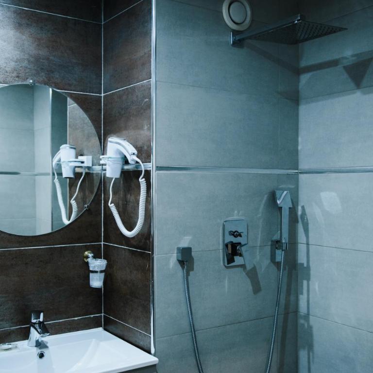 Hôtel des Arcades - Chambre Double Deluxe - 12