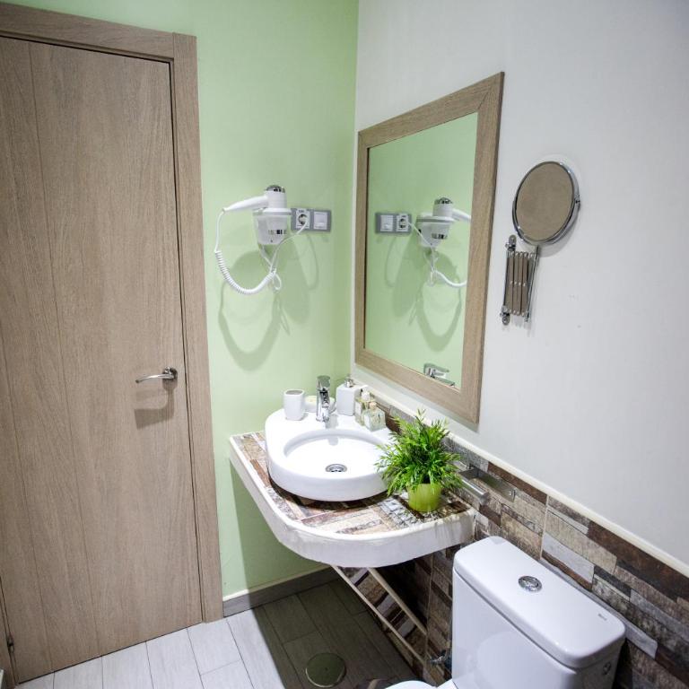 Bloom Inn Madrid - Standard Double Room - 10