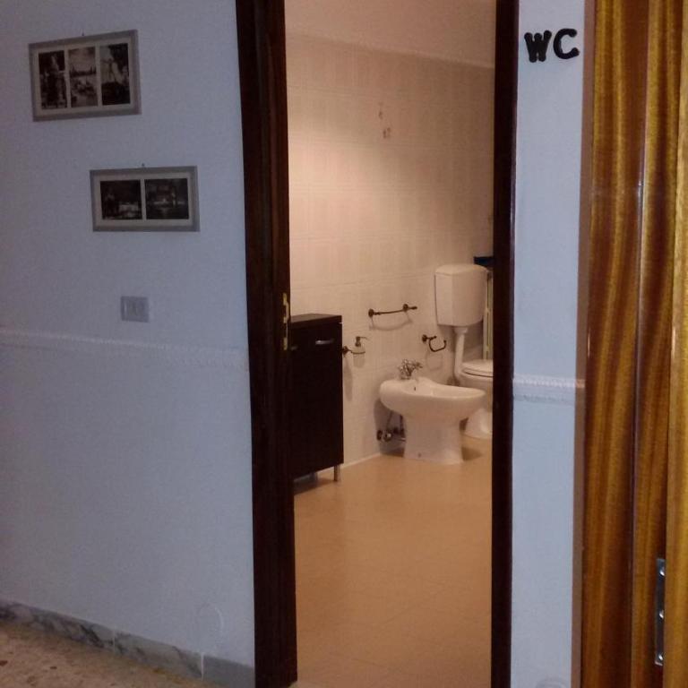 B&B Metropolitan Taranto - Economy Triple Room - 10