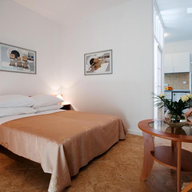 Villa Tenžera - Two-Bedroom Apartment with Balcony - 7