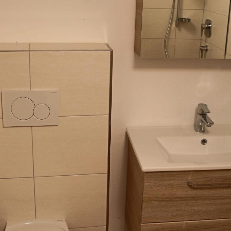 Pension Eckschlager - Doppelzimmer mit Balkon - 5