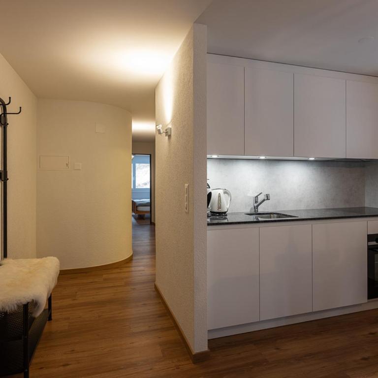 Malteserhaus Zermatt - Apartment mit 2 Schlafzimmern, einem Balkon und Bergblick - 1