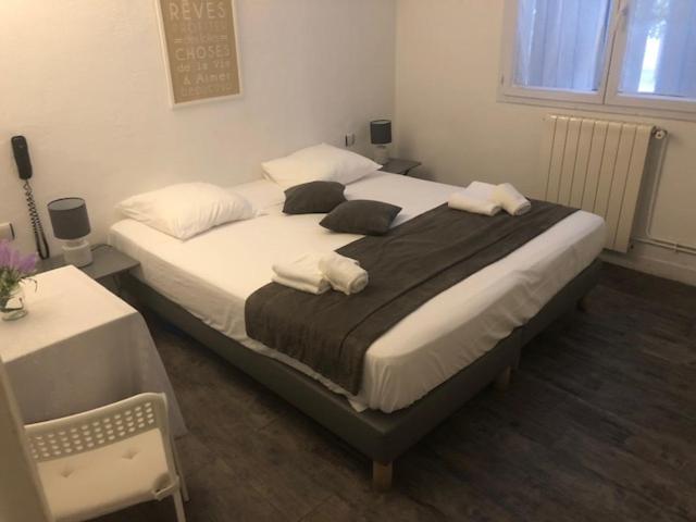 Le Castelet - Chambre Double Standard - 7