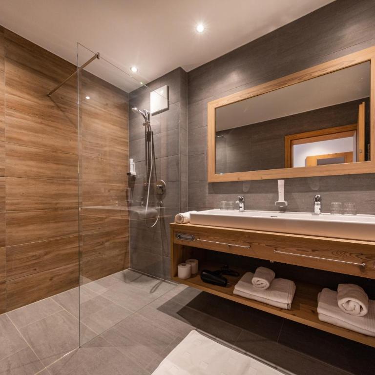 Das Grünholz Aparthotel - Apartment mit 2 Schlafzimmern und Balkon (6 Erwachsene) - 4