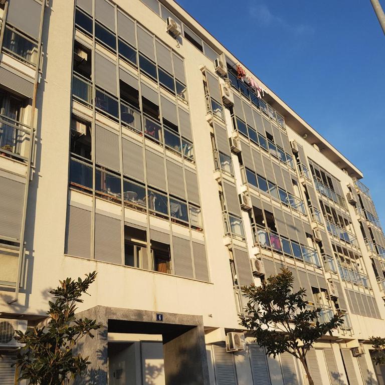 Recently renovated Delta Apartment - Apartment - 7