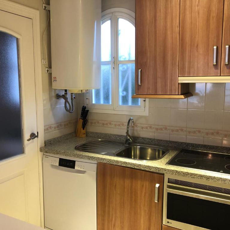 BALCON DEL MAR 2-3 A, APARTAMENT ON THE BEACH FRONT - Apartamento - 12