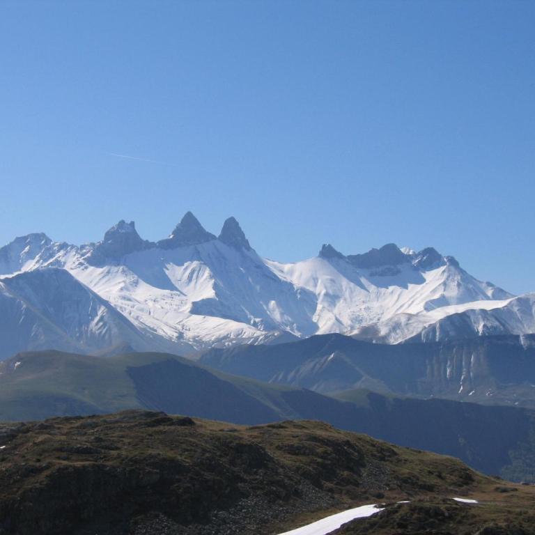 appartement gentiane 4personnes dans gite "la maison d'augustin" classé 3 étoiles,la tour,73530 st jean d'arves - Appartement avec Vue sur la Montagne - 31
