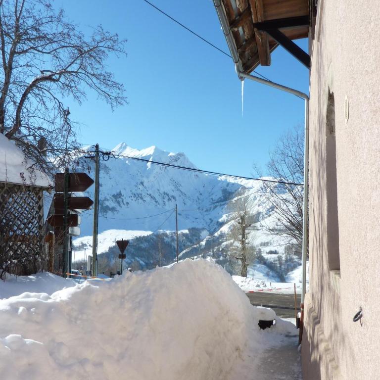 appartement gentiane 4personnes dans gite "la maison d'augustin" classé 3 étoiles,la tour,73530 st jean d'arves - Appartement avec Vue sur la Montagne - 19