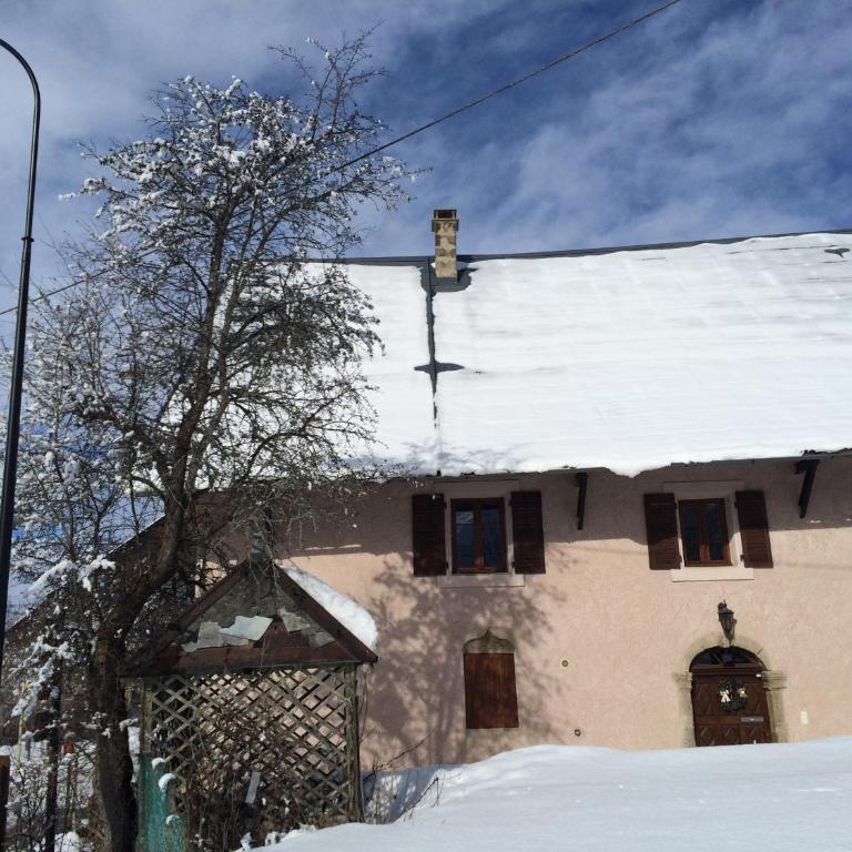 appartement gentiane 4personnes dans gite "la maison d'augustin" classé 3 étoiles,la tour,73530 st jean d'arves - Appartement avec Vue sur la Montagne - 17