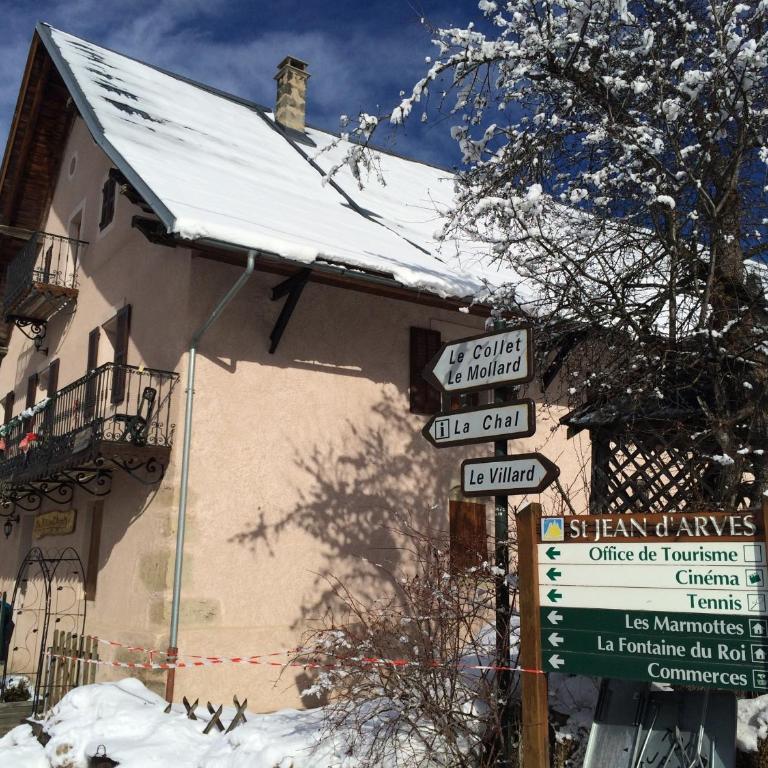 appartement gentiane 4personnes dans gite "la maison d'augustin" classé 3 étoiles,la tour,73530 st jean d'arves - Appartement avec Vue sur la Montagne - 18