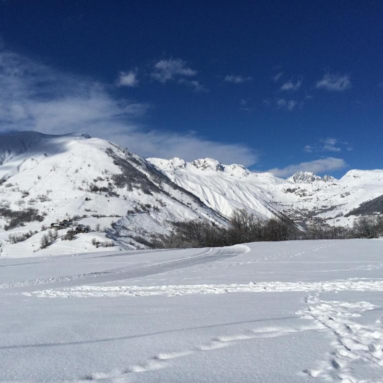 appartement gentiane 4personnes dans gite "la maison d'augustin" classé 3 étoiles,la tour,73530 st jean d'arves - Appartement avec Vue sur la Montagne - 23