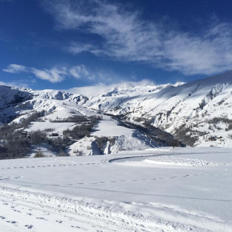 appartement gentiane 4personnes dans gite "la maison d'augustin" classé 3 étoiles,la tour,73530 st jean d'arves - Appartement avec Vue sur la Montagne - 24