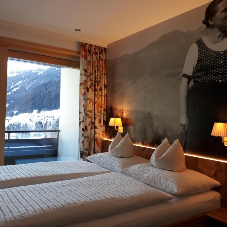 Alpenpension Maderer - Doppelzimmer mit Balkon - 10