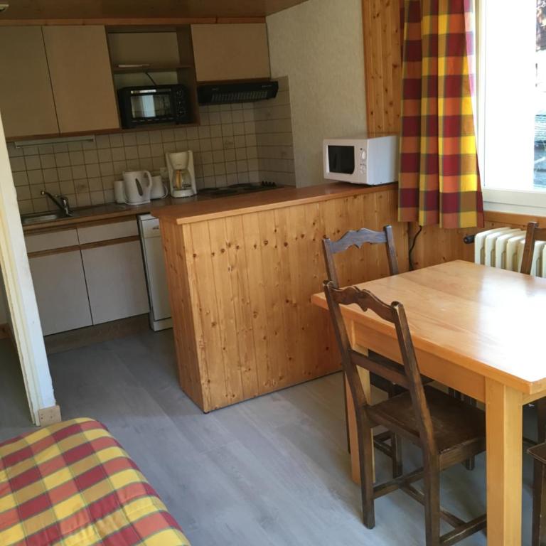 Les Amborzales - Two-Bedroom Apartment with Mountain View - Myosotis - 8
