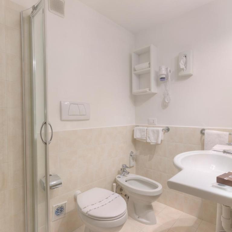 Style Hotel Grifone - Camera Familiare (2 Adulti + 1 Bambino) - 2