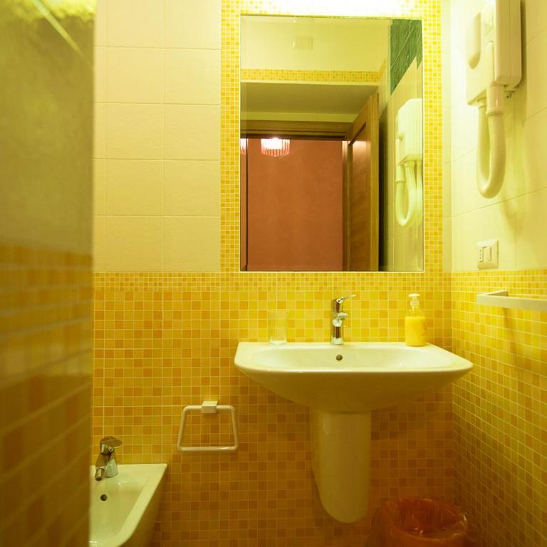 B&B al Centro Storico - Camera Matrimoniale con Bagno Privato - 3