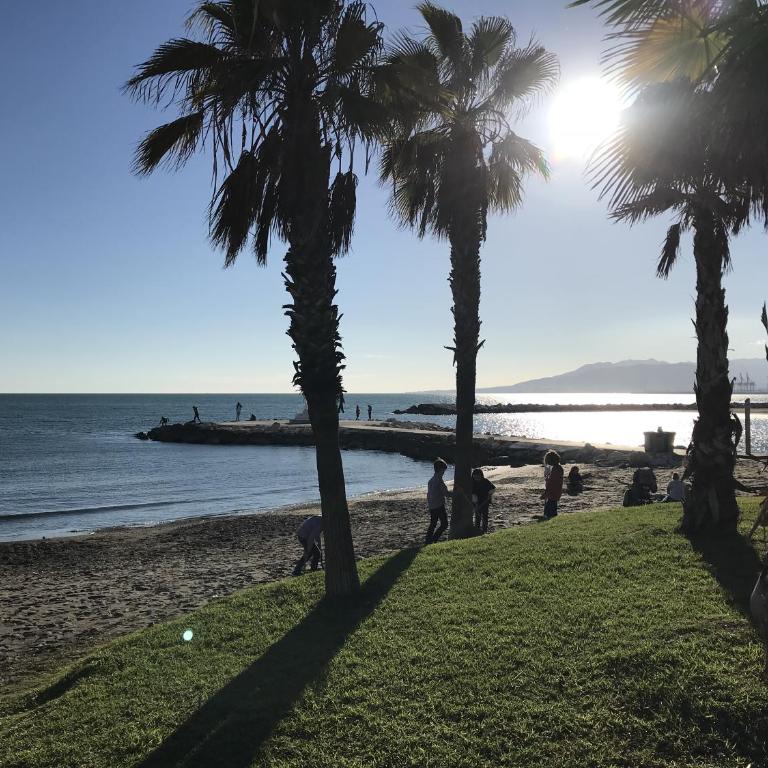 Malaga Beach House, 2 city bikes, 2 children's bikes, WiFi, BIG terrace, BBQ, Family, Childfriendly - Two-Bedroom House - 81