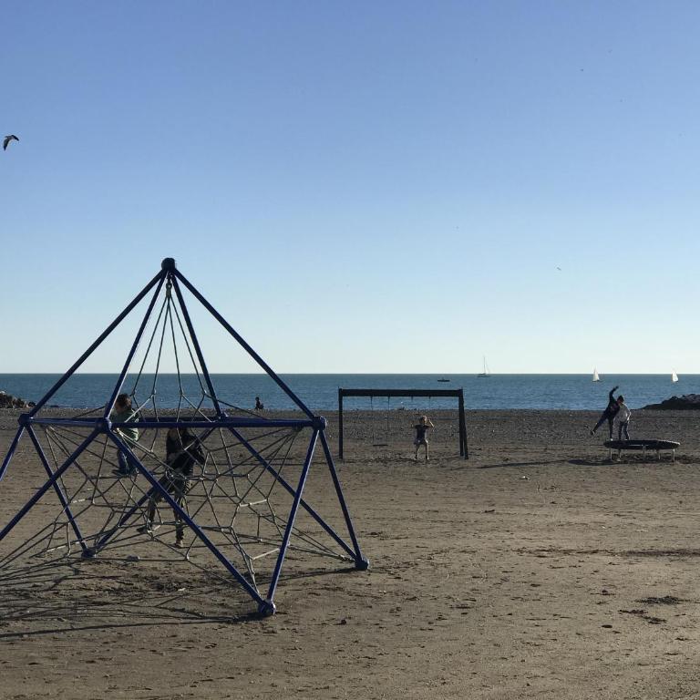 Malaga Beach House, 2 city bikes, 2 children's bikes, WiFi, BIG terrace, BBQ, Family, Childfriendly - Two-Bedroom House - 58