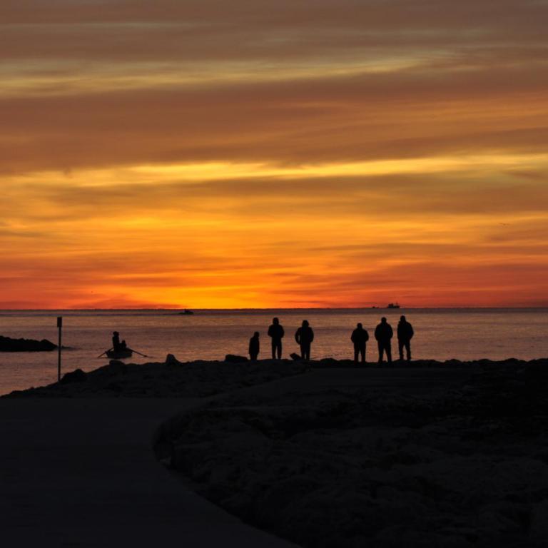 Malaga Beach House, 2 city bikes, 2 children's bikes, WiFi, BIG terrace, BBQ, Family, Childfriendly - Two-Bedroom House - 90