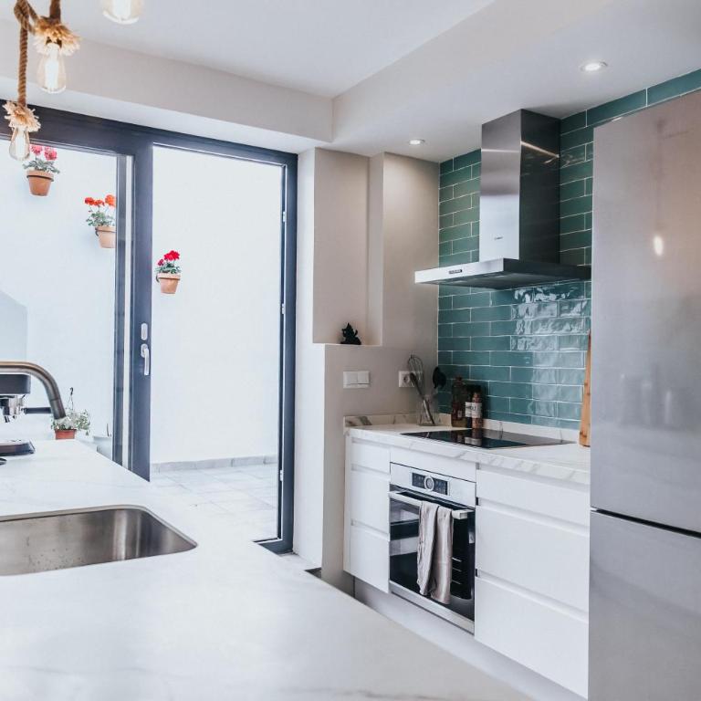 Malaga Beach House, 2 city bikes, 2 children's bikes, WiFi, BIG terrace, BBQ, Family, Childfriendly - Two-Bedroom House - 26