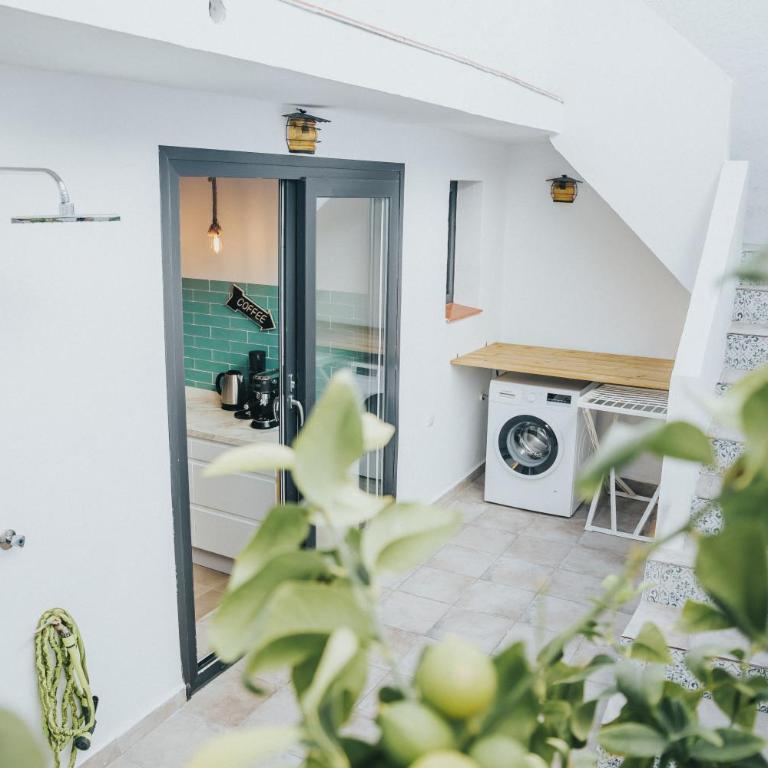 Malaga Beach House, 2 city bikes, 2 children's bikes, WiFi, BIG terrace, BBQ, Family, Childfriendly - Two-Bedroom House - 30