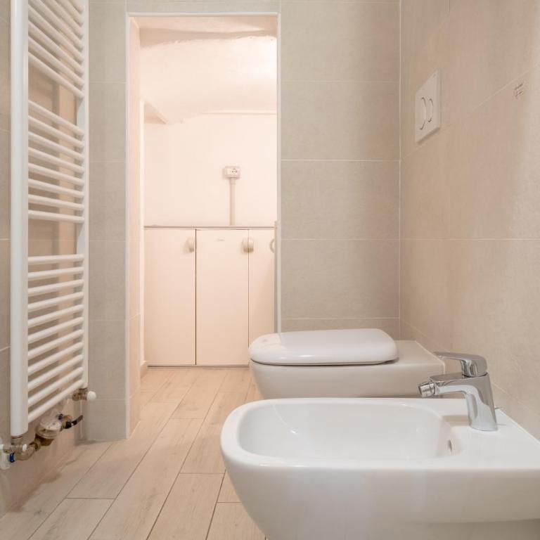 Arpa Apartments Bologna Center - Family Studio with Private Bathroom - 13