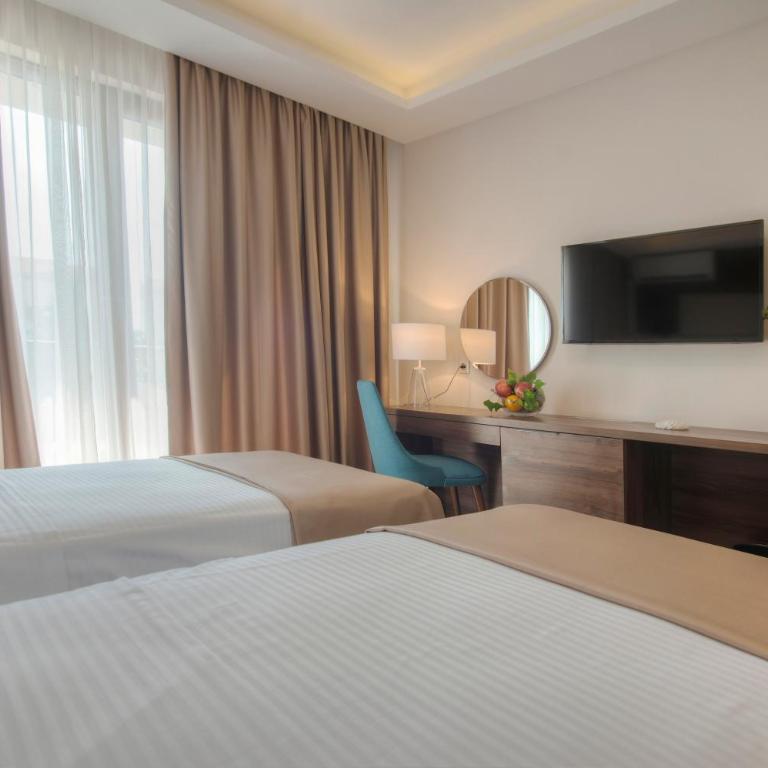 Hotel Twelve by Aycon - Dvokrevetna Soba sa Bračnim Krevetom - 4