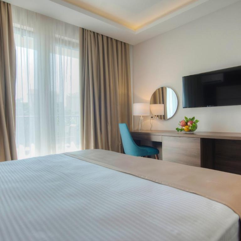 Hotel Twelve by Aycon - Dvokrevetna Soba sa Bračnim Krevetom - 11