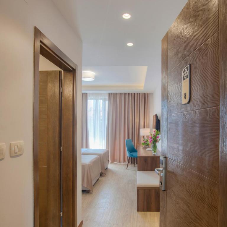 Hotel Twelve by Aycon - Dvokrevetna Soba sa Bračnim Krevetom - 3