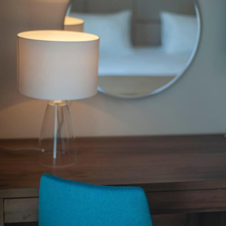 Hotel Twelve by Aycon - Dvokrevetna Soba sa Bračnim Krevetom - 13