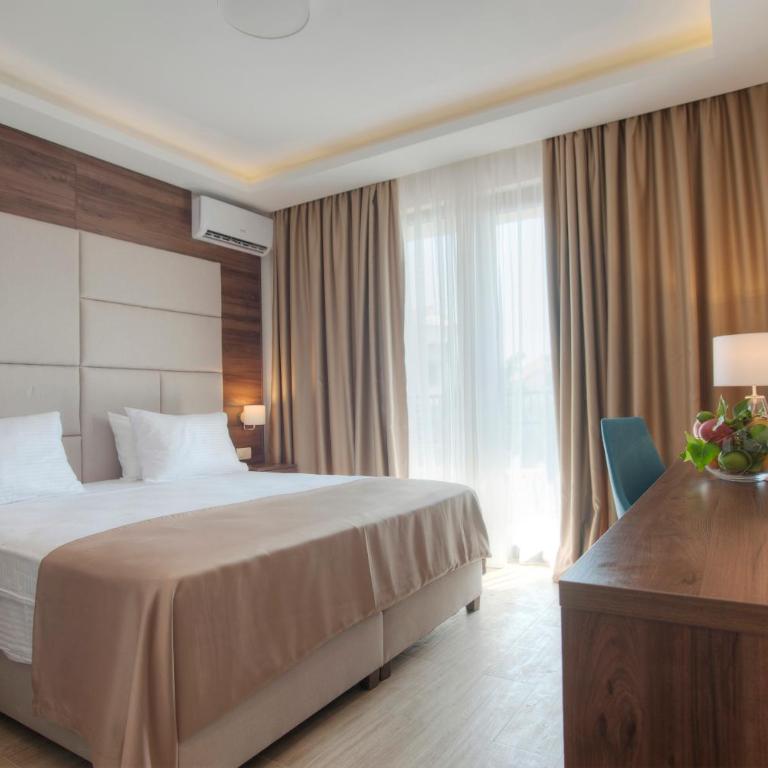 Hotel Twelve by Aycon - Dvokrevetna Soba sa Bračnim Krevetom - 14