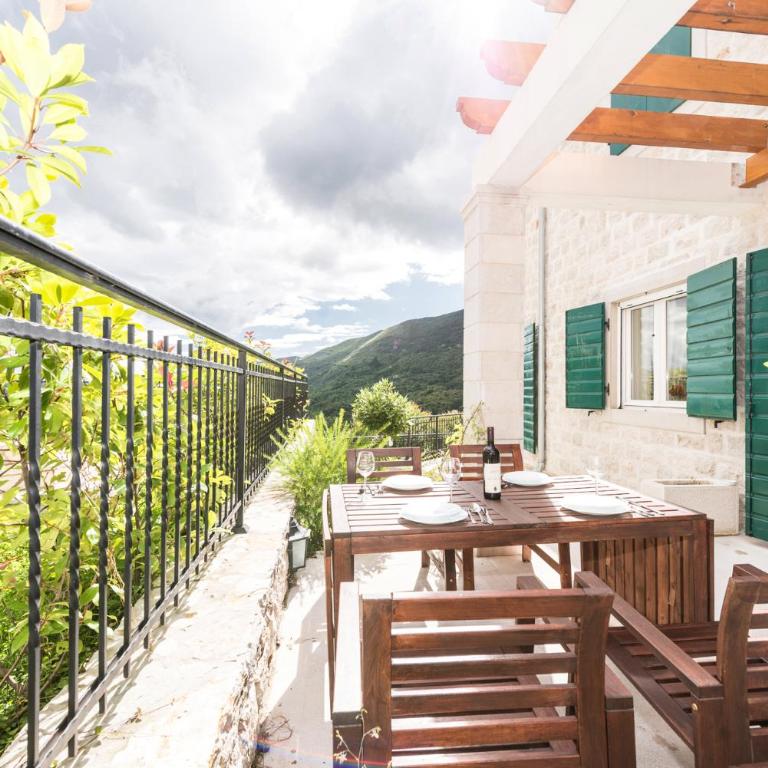 Lavender house with shared pool - Villa - 5