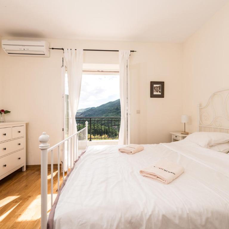 Lavender house with shared pool - Villa - 21